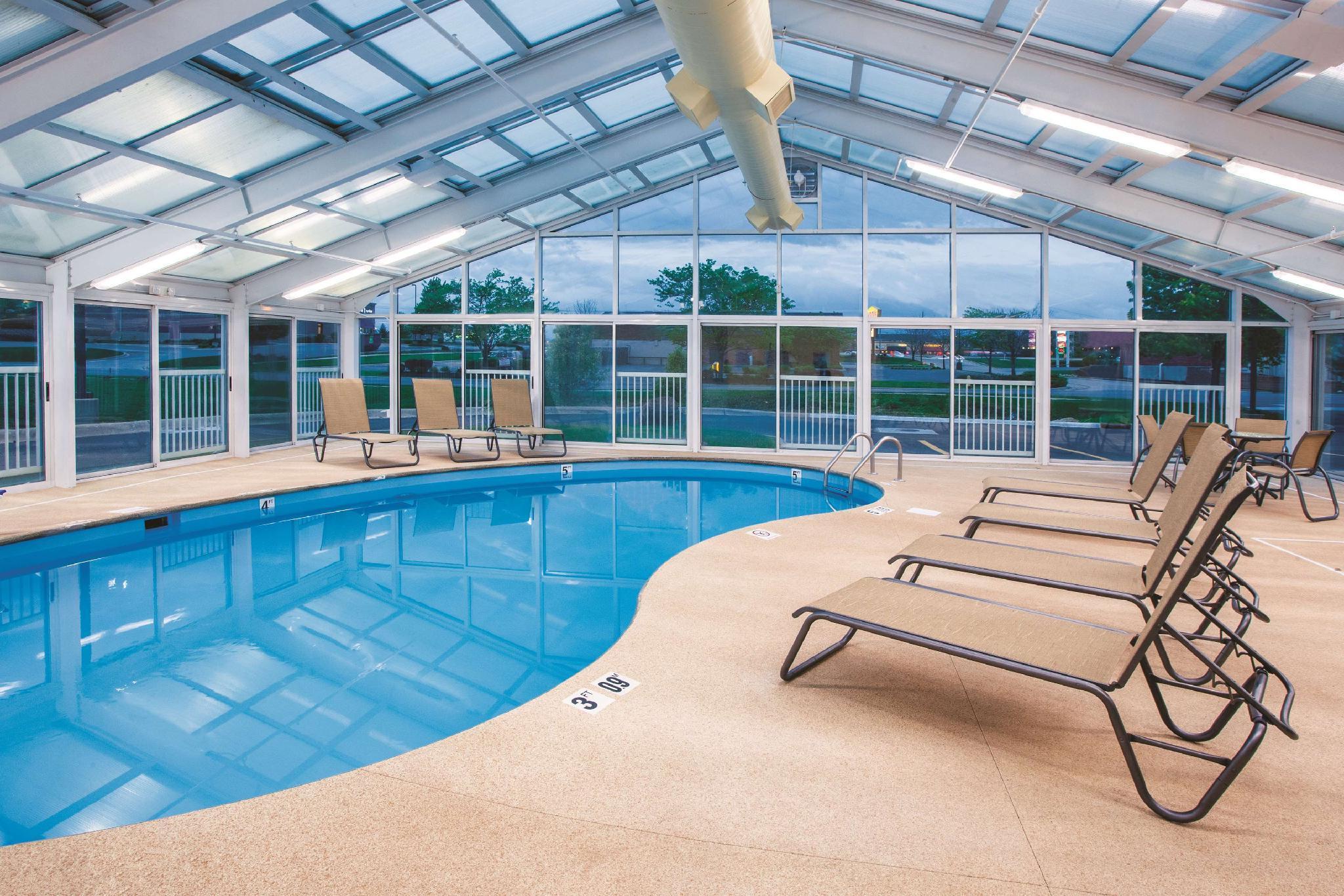 La Quinta By Wyndham Rockford Otel Dış mekan fotoğraf
