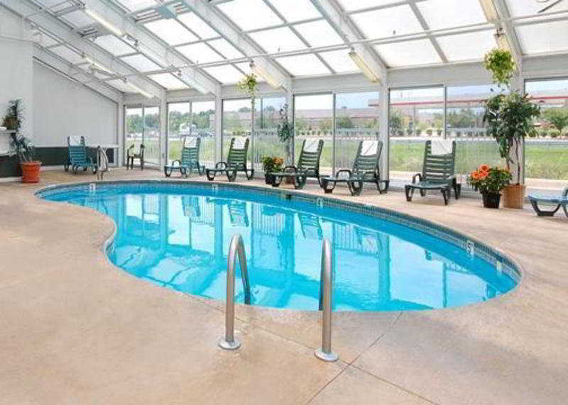 La Quinta By Wyndham Rockford Otel Dış mekan fotoğraf