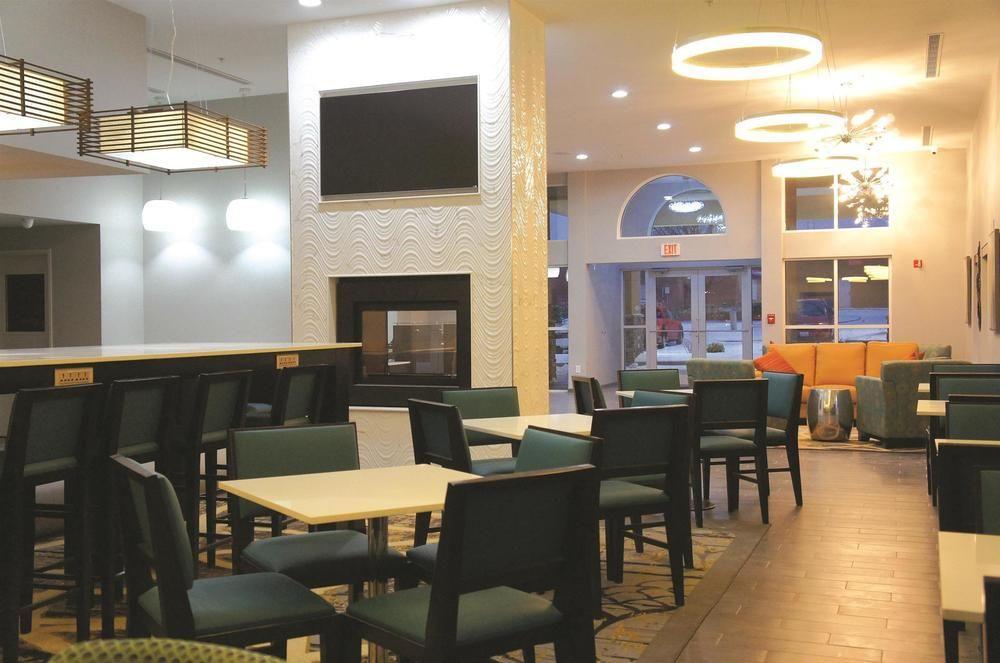 La Quinta By Wyndham Rockford Otel Dış mekan fotoğraf